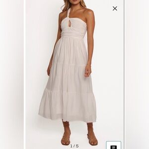 NWT- Petal & Pup Vinnie One-Shoulder Maxi Dress, white, Large